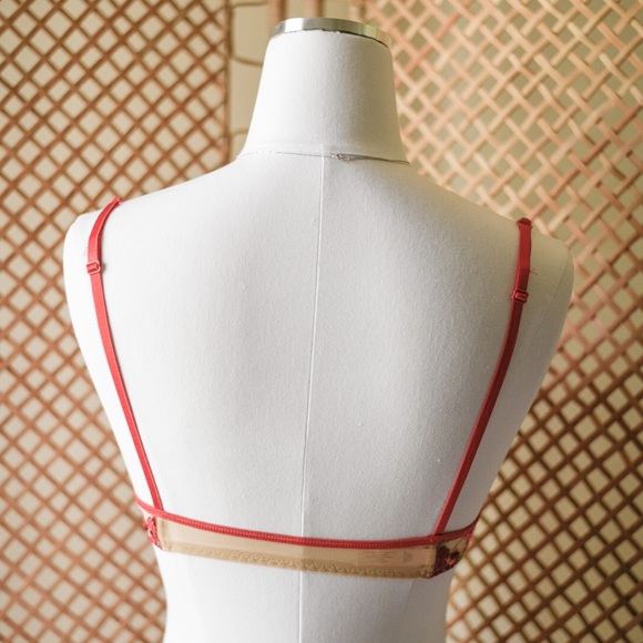 Vintage Victoria’s Secret Bra - Picture 2 of 4